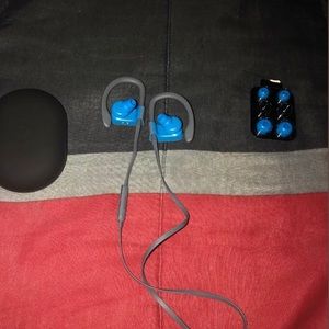 grey/blue powerbeats 3